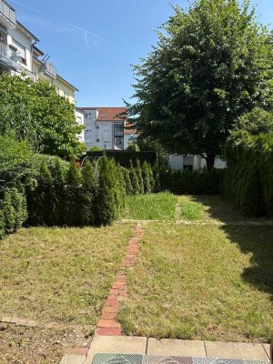 Exklusive, modernisierte 2-Raum-Wohnung mit Balkon und EBK in Böblingen