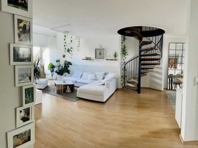 Großzügige, hell geschnittene Maisonette-Wohnung mit Skyline Blick