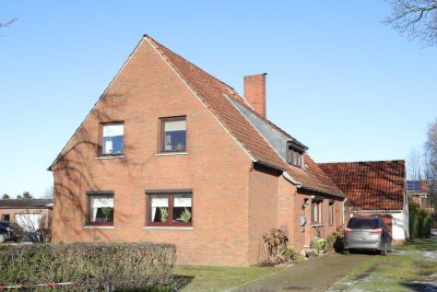Freundliches Zweifamilienhaus mit großzügigem Garten nahe Schule und Kita in Schwanewede