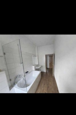 Frisch renovierte 3-Zimmer-Wohnung, Erstbezug nach Sanierung