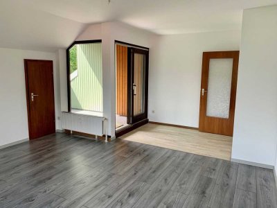 Bad Sachsa am Kurpark Exklusive Renovierte 3-Zimmer-Wohnung mit Einbauküche, Balkon und Loggia