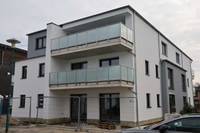 Erstbezug: Barrierefreie 3,5-Zimmer Wohnung im 1. OG mit Balkon, Aufzug und Garage in Duisburg-Baerl
