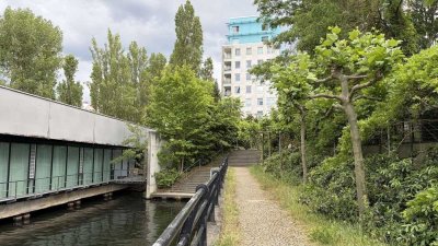 Investment-Paket mit Spreeblick: 2 helle Wohnungen in Berlin-Charlottenburg