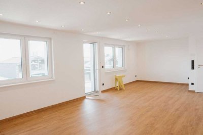 Erstbezug nach Sanierung: Exklusive 3 Zi. Whg. mit Balkon in Fürth/Vach