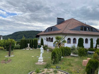 Dreifamilienhaus mit tollem Weitblick, Garten, Wintergarten und Sauna in Igel