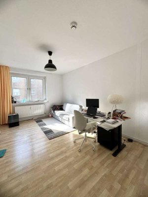 ++ Vorausschauend investieren: Vermietete 2-Zimmerwohnung mit Balkon | Nähe der Königsallee ++