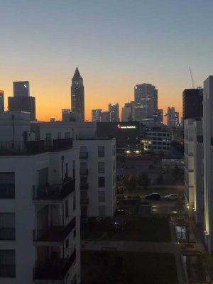 Exklusive 2,5-Zimmer-Penthouse-Wohnung mit luxuriöser Innenausstattung mit EBK in Frankfurt am Main