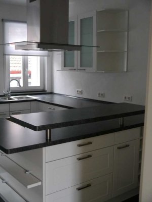 -- STADTMITTE -- Haus mit Garten und Garage
