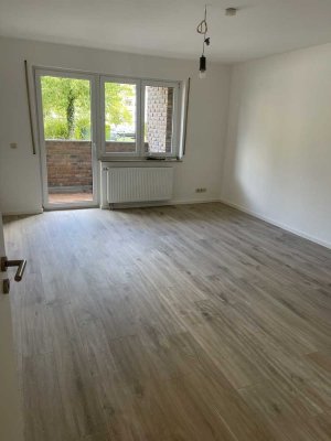 Neu sanierte 3-Raum-Hochparterre-Wohnung mit Balkon in Köln Höhenberg