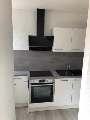 Südwest-Balkon! Saniertes 1,5-Zimmer-Apartment mit neuer Einbauküche