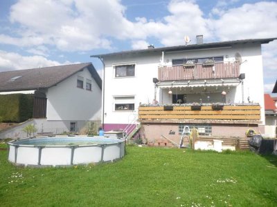 Gartenliebhaber aufgepasst! Großzügiges Zweifamilienhaus in bevorzugter Wohnlage!