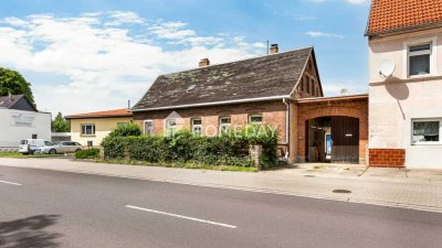 Vielseitiges Wohnhaus mit großem Grundstück und Nebengebäuden in ruhiger Lage von Aken