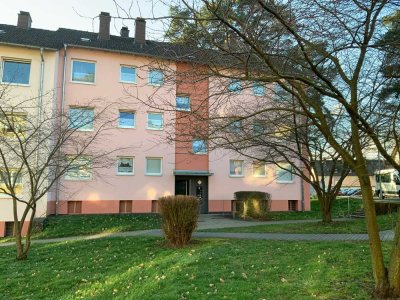 Schöne 3-Zimmer Erdgeschosswohnung mit Balkon und neuen Bodenbelägen zu vermieten