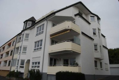 Gemütliche 3-Zimmer Wohnung in Traumlage mit Balkon/Wintergarten und kleinem Garten