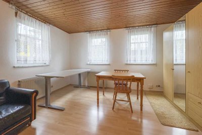 Neu-Isenburg: Gemütliches Wohnen im Fachwerkhaus mit 1 Zimmer, Kü & Bad für Single