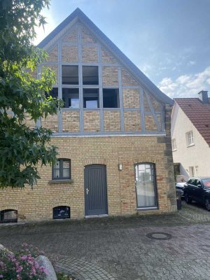 Exklusive denkmalgeschützte neuwertige Maisonettewohnung mit Balkon/Loggia und EBK in Mascherode