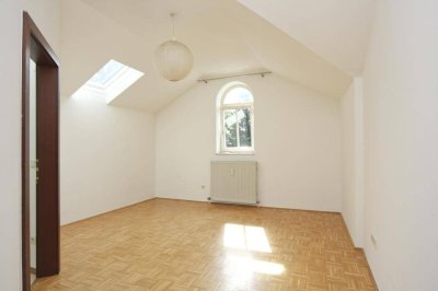 2 ZIMMER DACHGESCHOSSWOHNUNGMAXGLAN