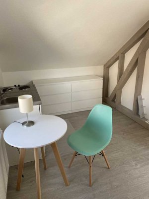 Neu möbliertes, helles und ruhiges Zimmer in CR-Zentrum