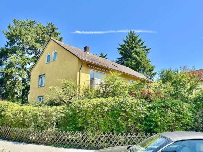 Bezugsfreie Eigentumswohnung im 1. OG mit zusätzlicher Nutzfläche im DG