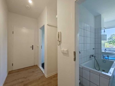SINGLEWOHNUNG mit WANNENBAD