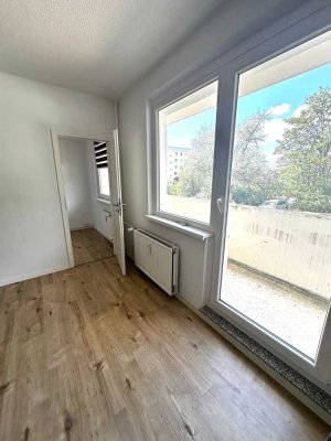Tolle Singlewohnung im EG mit Balkon + Dusche + Küche