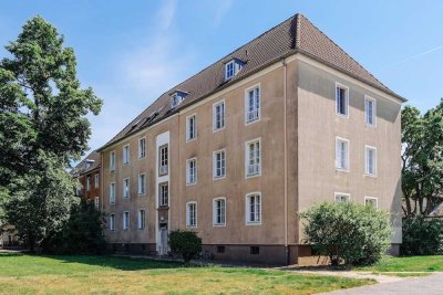 Zentrale Wohnung mit Tageslichtbad // 2.OG rechts