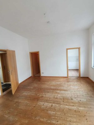 Gepflegte Wohnung mit 2 Zimmern, Küche, Bad in Weimar