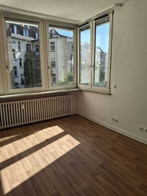 Helle 1 Raum Wohnung nähe Christuskirche