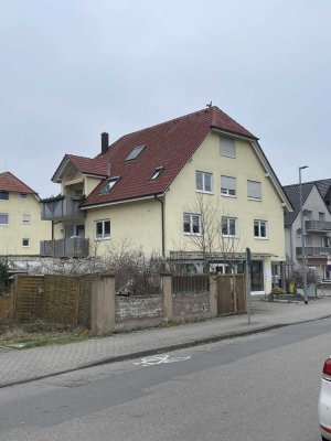 Geschmackvolle 4-Raum-Wohnung mit Balkon und Einbauküche in Viernheim