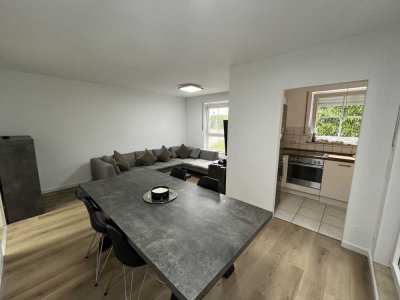 Exklusive, geräumige und modernisierte 2 Zimmer -Wohnung mit Balkon und EBK in Offenbach mit Möbel