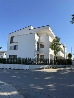 Erstbezug Hochwertige  Penthousewohnung  mit teilweise überdachter Süd-West-Nord Dachterasse