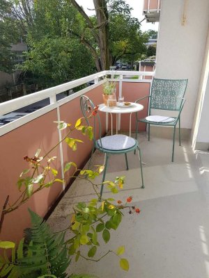 Stilvolle 1-Raum-Wohnung mit Balkon und Einbauküche in Frankfurt am Main