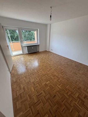 Charmante 2-Zimmer-Wohnung mit Süd-Balkon in Regensburg zu verkaufen!