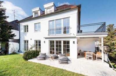 Freistehende, luxuriös-sanierte 30er Jahre Stadtvilla in München-Laim, stilvolle Top-Ausstattung