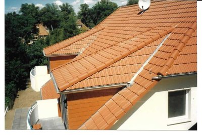 Gepflegte 2,5-Zimmer-Dachgeschosswohnung mit guter Innenausstattung mit Balkon