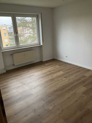 Kinderfreundliche und ruhige Wohnung mit Balkon direkt am Bahnhof nach Basel