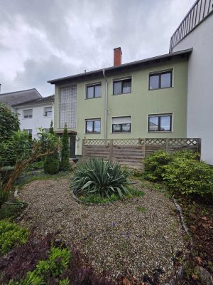 +++ 2-FH mit Erweiterungspotenzial + Garten + 2 Garagen + begehrte Lage von Rastatt +++