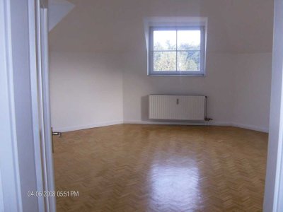 Charmante 2-Zimmer Maisonette-Wohnung im 3. OG in Köln-Marienburg