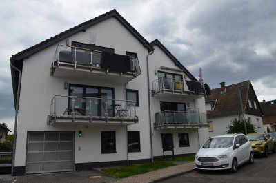 Stilvolle, neuwertige 2-Zimmer-Terrassenwohnung mit EBK und kleinem Garten