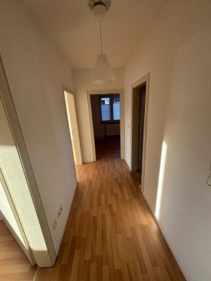 Sehr schöne 3 ZKB im in ruhiger gewachsener Wohnlage sucht neuen Mieter