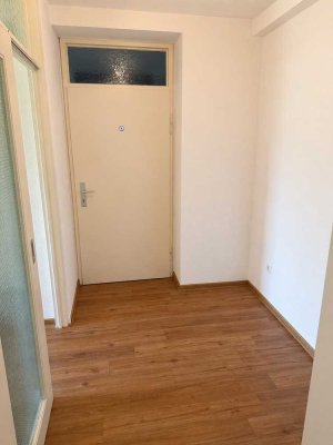 2 Zi. EG-Wohnung mit Balkon in Ludwigshafen-Süd