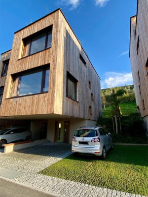 Bergblick &amp; Stadtnähe – Traumhaus in ruhiger Lage