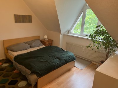 Dachgeschosswohung mit Balkon & 2 Bädern – ruhige zentrale Lage in Berlin-Waidmannslust