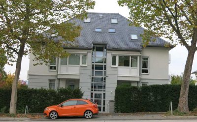 Luxuriöse 3-Zimmer Wohnung mit Terrasse, Balkon  und Garten