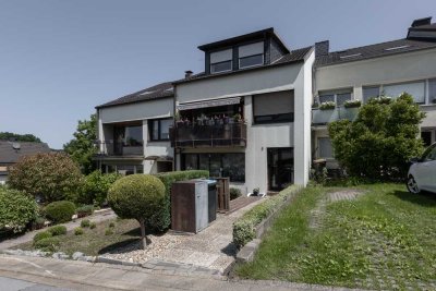 Gepflegtes Reihenhaus mit 3 Wohneinheiten