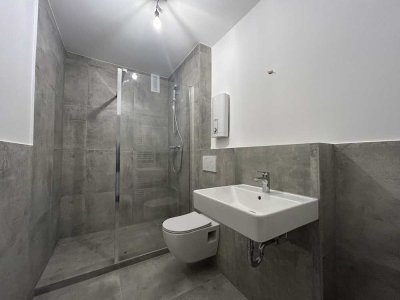 Zentrale Lage! Sanierte 2-Zi-Whg mit Balkon in OB