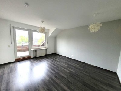 2-Zimmer-Dachgeschosswohnung mit Loggia und Einbauküche in Soest