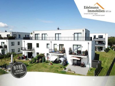 Moderne 2-Zimmer-Wohnung mit ca. 62 m² Wfl., Balkon, Tiefgarage und Blick ins Grüne in Bentwisch!