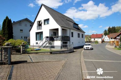 BERK Immobilien - Top gepflegtes ZFH mit gemütlichem Garten in schöner Lage von Laufach