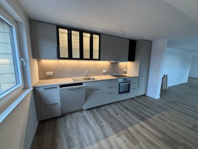 Erstbezug nach Kernsanierung/Ausbau: Moderne 2-Zi-Wohnung mit Stellplatz in Leichlingen
